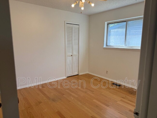 Building Photo - 3315 S 88th E Ave