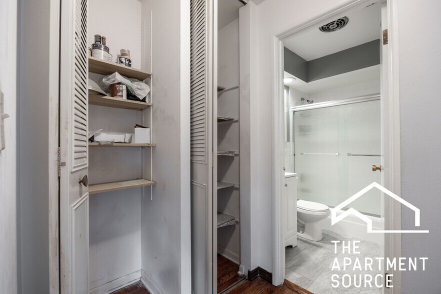 Building Photo - 420 W Aldine Ave