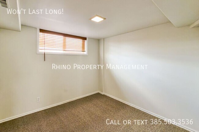 Building Photo - 1993 Champagne Ave