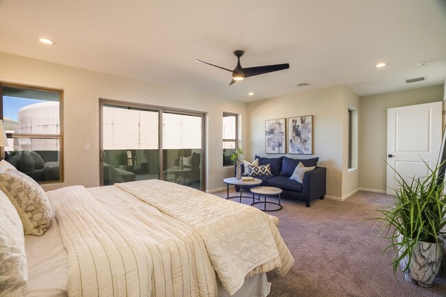 Building Photo - New Townhome in the Far NE Heights