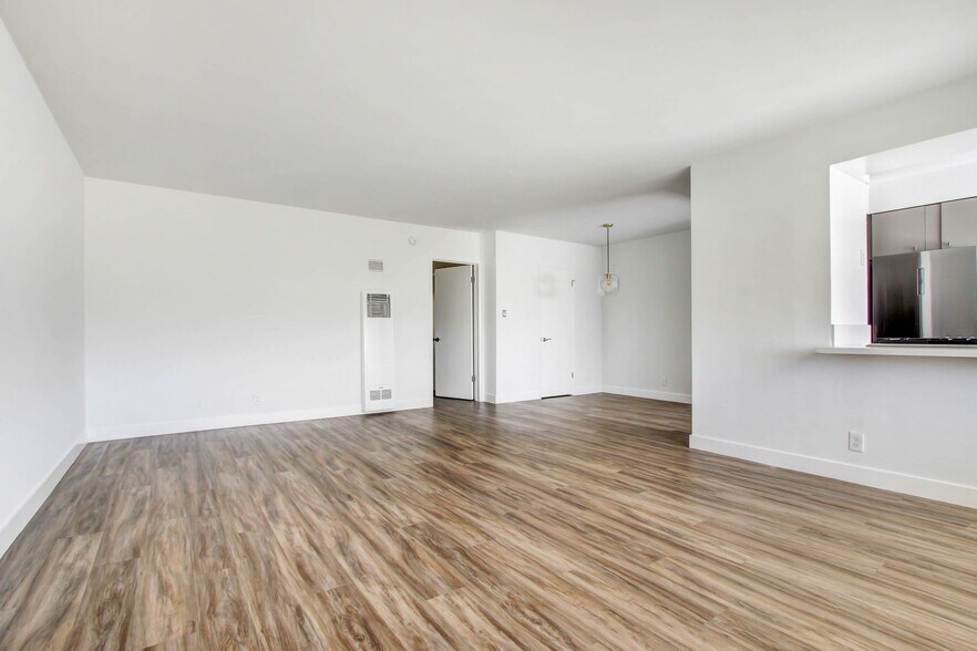 Building Photo - 1030 20th St