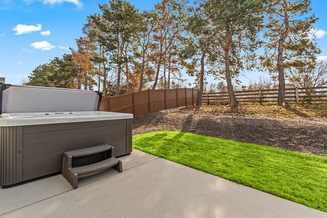 Building Photo - 10053 W Lyrical Dr