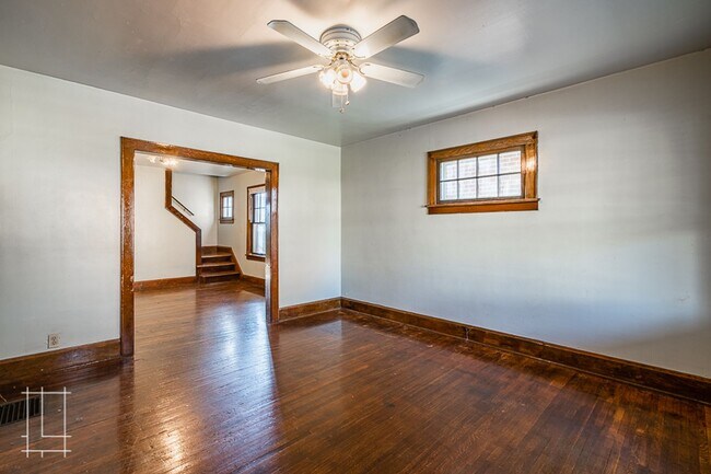 Building Photo - 1448 Summit St