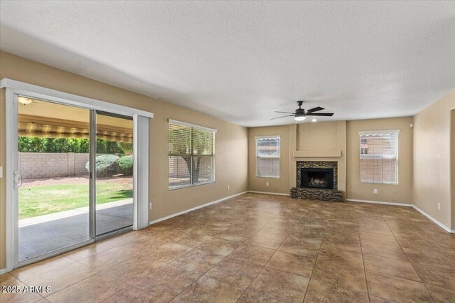 Building Photo - 5709 E Gelding Dr