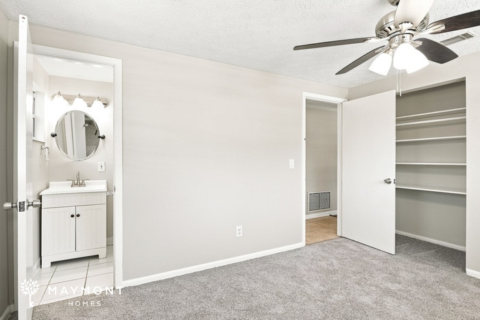 Building Photo - 379 Aries Dr
