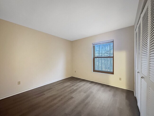 Building Photo - 15630 26th Ave N