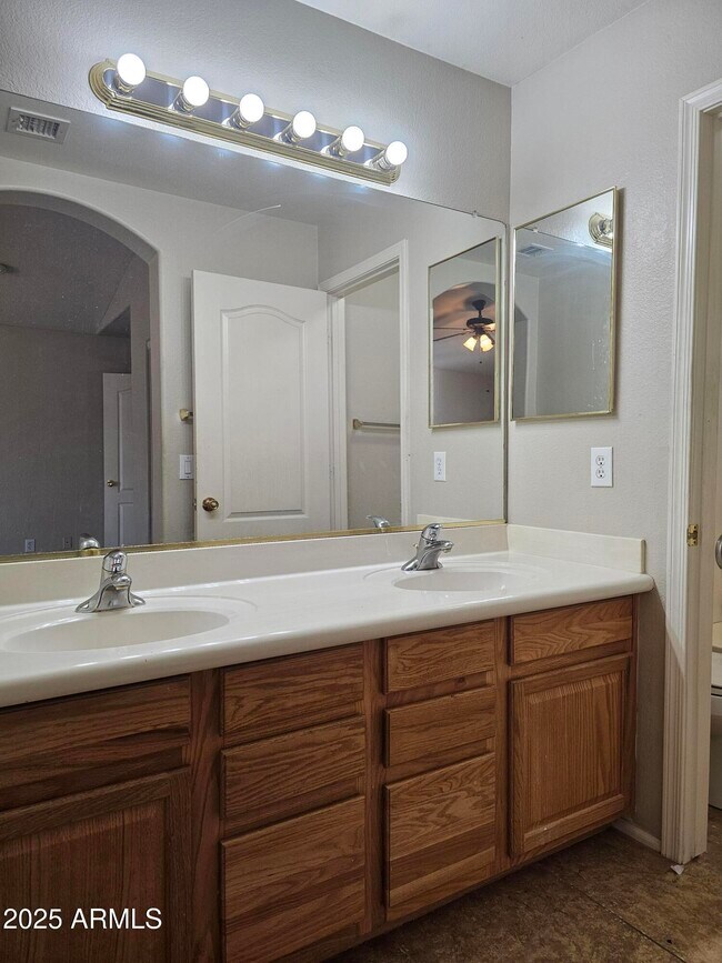 Building Photo - 16564 W Melvin St