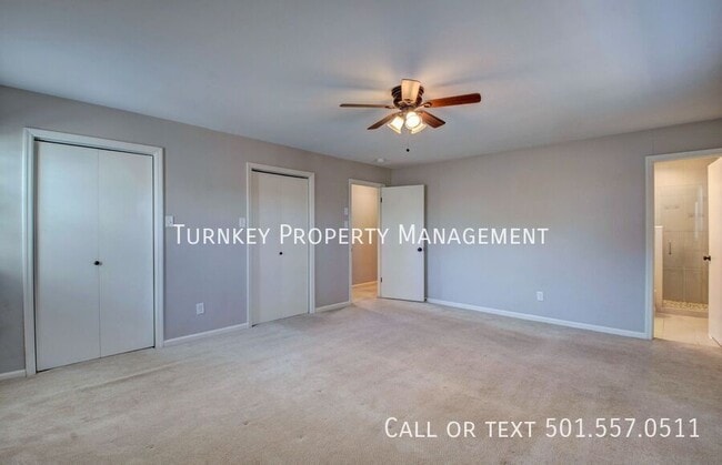 Building Photo - 2 Forest Maple Ct