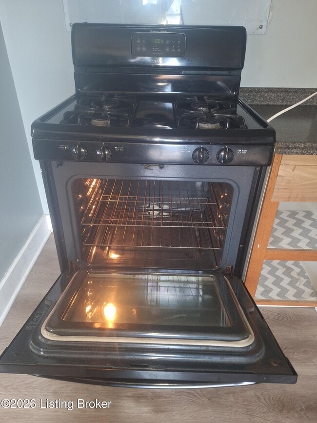 Building Photo - 9217 Alexander Ave