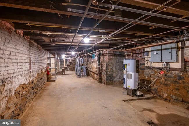 Building Photo - 4 W Lancaster Ave