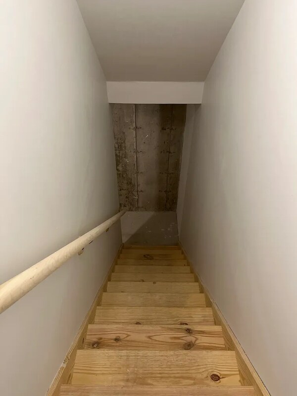 Building Photo - 156 Grove Ave