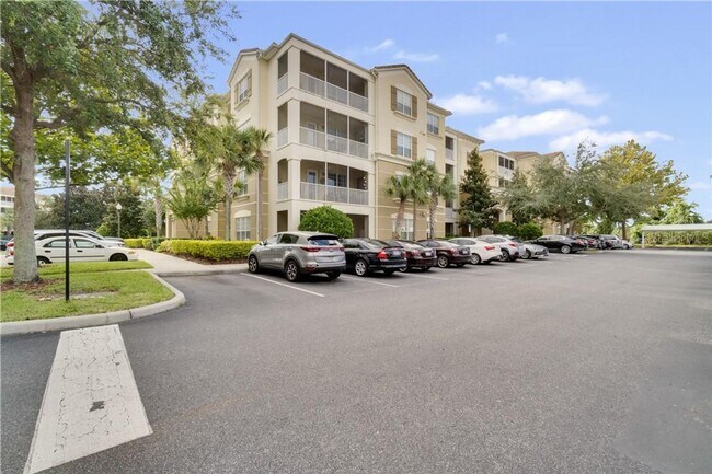 Building Photo - Beautiful WATERFRONT 3 bedrooms Condo located in MetroWest with ELEVATOR! Rare find!