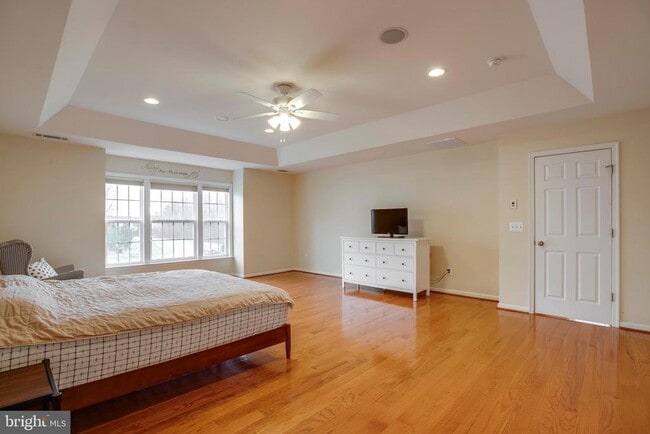 Building Photo - 7536 San Diego Ct