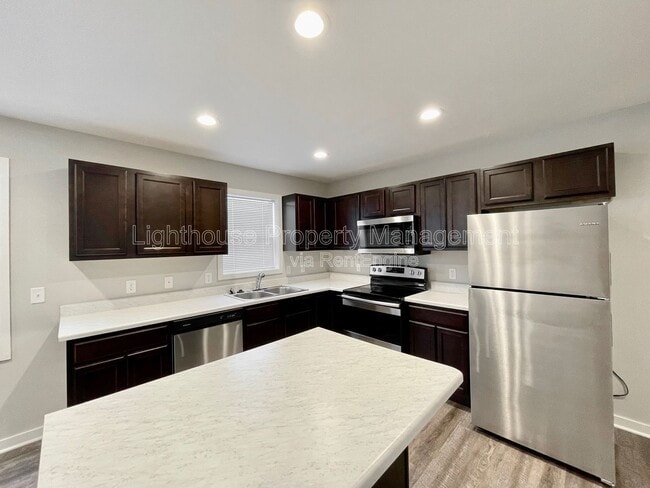 Building Photo - 303 Baldwin St