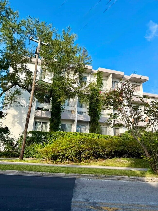 Building Photo - 7801 NE 4th Ct