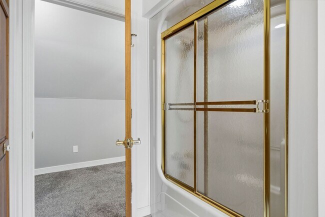 Building Photo - 1126 Somerset Ln