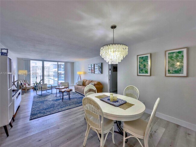 Building Photo - 2030 S Ocean Dr