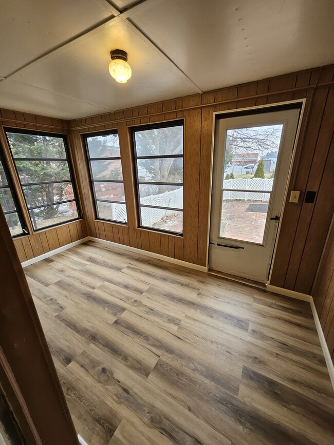 Building Photo - 513 E Baltimore St