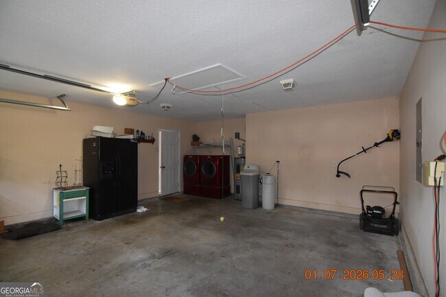 Building Photo - 145 Huntington Dr