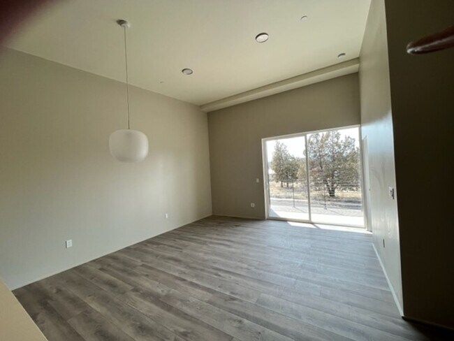 Building Photo - 100 Lundgren Mill Dr