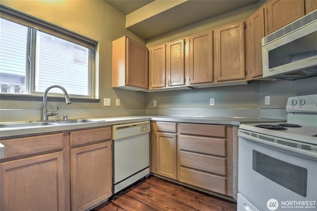 Building Photo - 6304 Barstow Ln SE