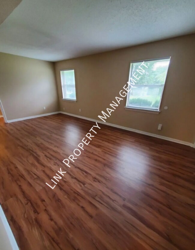 Building Photo - 4911 Marylin Ln