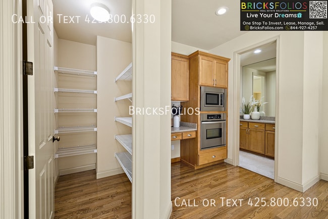 Building Photo - Redmond Ridge Luxury Living | East-Facing Murray Franklyn Gem