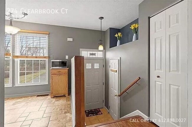 Building Photo - 274 Clearbrook Ct