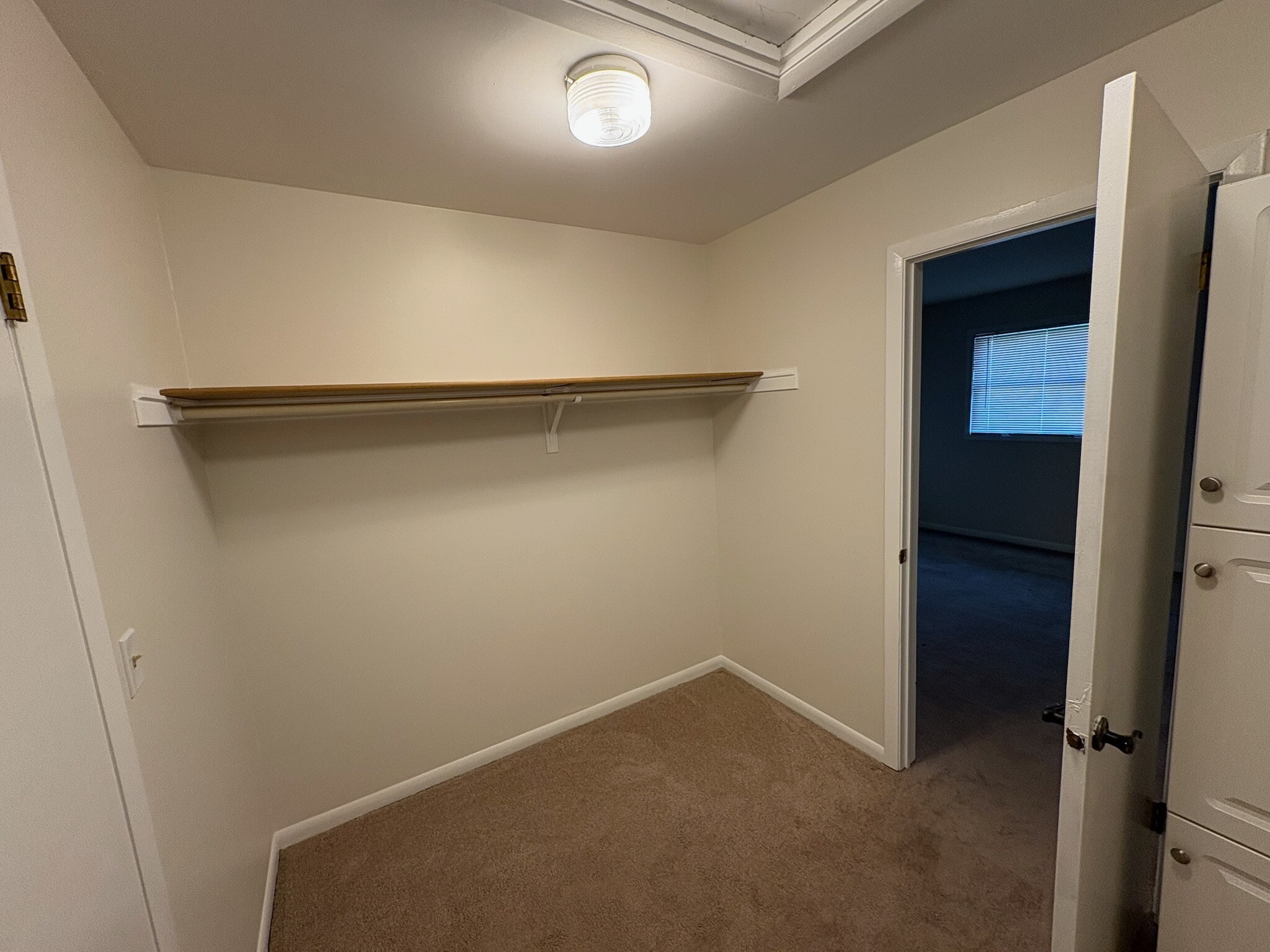 Building Photo - 356 2nd Ct