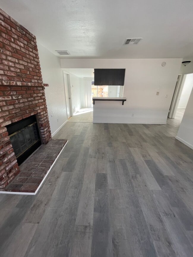 Building Photo - 1617 N Erwin St