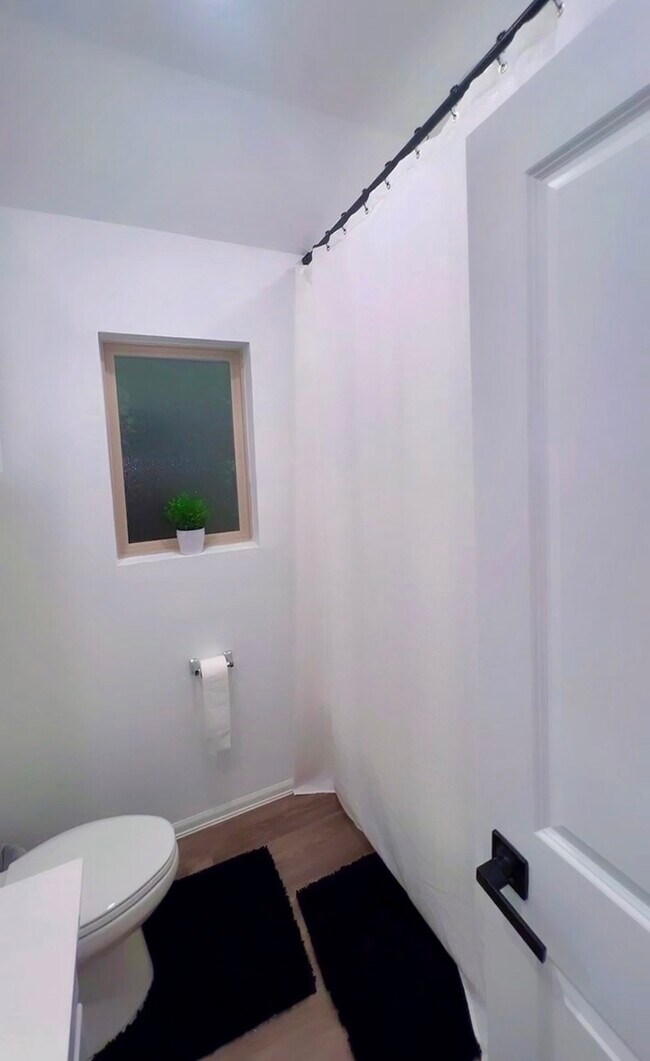 Building Photo - 3618 Oakvale Dr