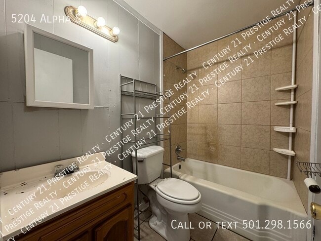 Building Photo - 5204 Alpha St