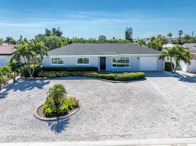 Primary Photo - 104 24th St