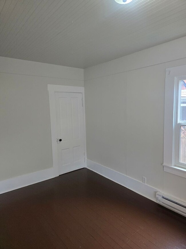 Building Photo - 2 Bedroom in Whiteaker Area