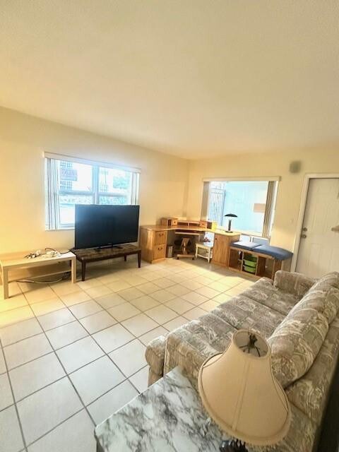 Building Photo - 2508 Bay Dr