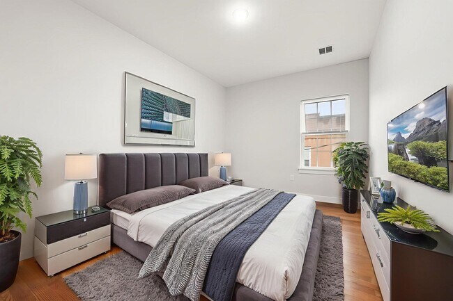 Building Photo - 41 E 16th St