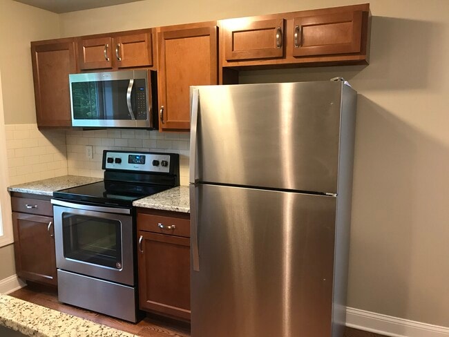 Building Photo - 3 Gaffers Ct