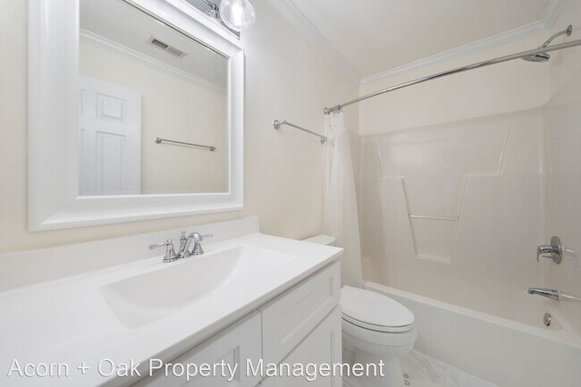 Building Photo - 4 br, 2.5 bath House - 3 Chelan Ct