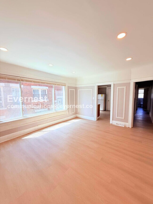 Building Photo - 2302 Hazelwood St