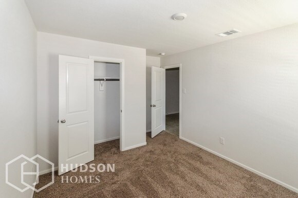 Building Photo - NOW AVAIALBLE! - 10529 Fort Cibolo Trl, Cr...