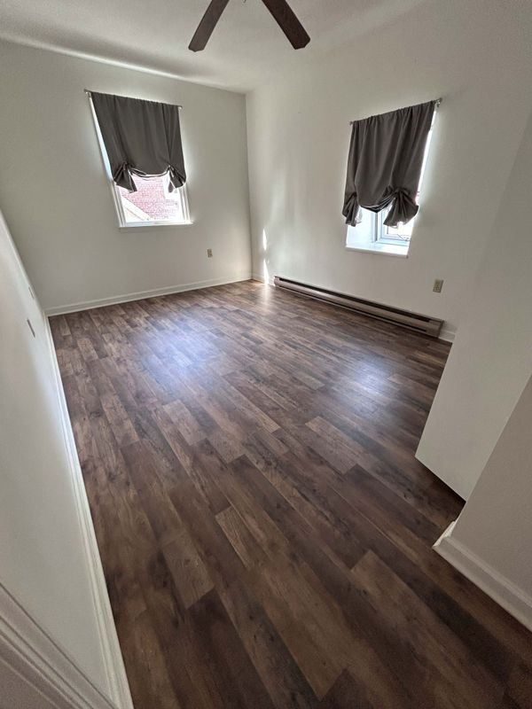 Building Photo - 16 W Main St