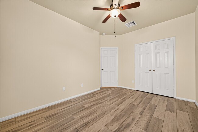 Building Photo - 6847 Tammany Manor Ln