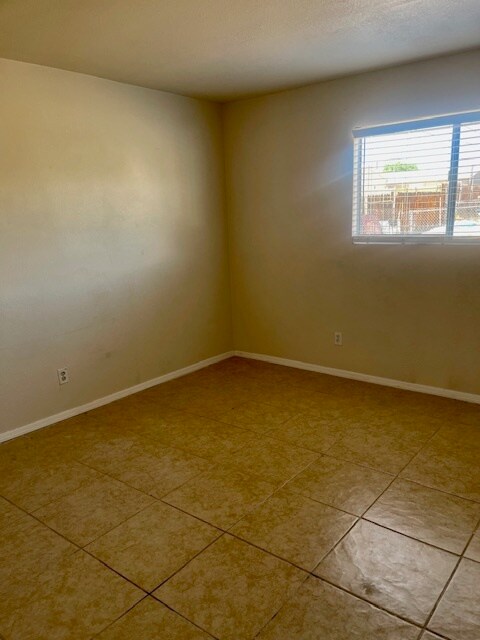 Building Photo - 2175 Riviera Blvd