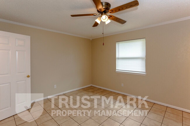 Building Photo - 417 Cottonwood Dr