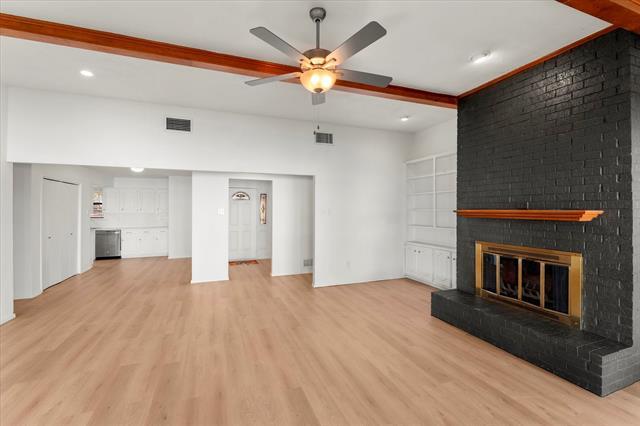 Building Photo - 1006 Beverly Cir