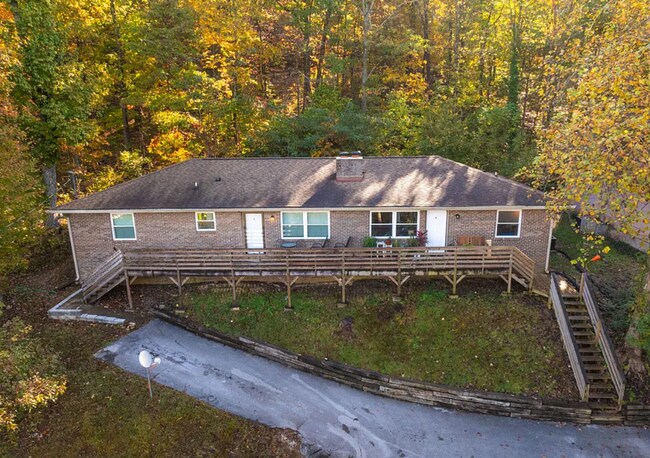 Building Photo - Comfortable Chattanooga Living at Clift View Drive