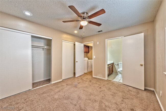 Building Photo - 506 Holick Ave