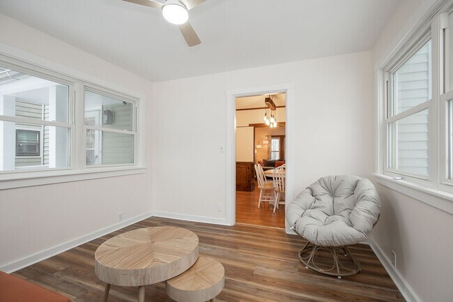 Building Photo - 3 BED 1 BATH SINGLE FAMILY HOME IN BEAUTIFUL LAKEWOOD!