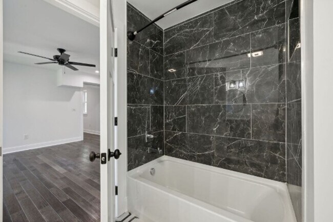 Building Photo - Brand NEW East Nashville 3 bedroom/3.5 bat...
