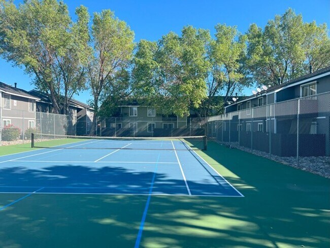 Building Photo - Ground Floor Two Bedroom with Community Pool